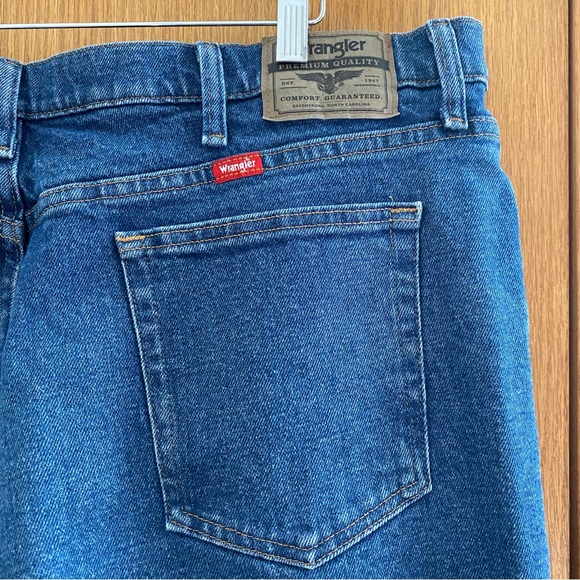 WRANGLER • 42 x 30 Regular Fit Premium Quality Blue Jeans - Picture 7 of 16